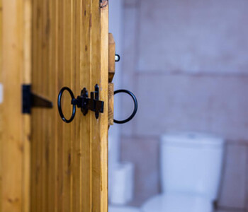 A close up of the bathroom at Butch Cassidy's Bunkhouse