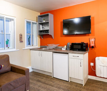 The open plan living / kitchen area at Butch Cassidy's Bunkhouse