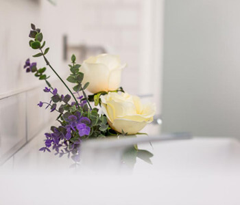 A close up of flowers in The Loft Penthoose